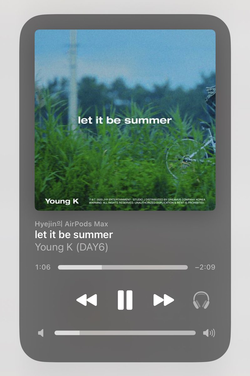 blossomhhj's tweet photo. ‘let it be summer’ 가사 속 한평생 간직하고 싶은 뜨거운 여름의 햇빛은 호기심을 불러일으키는 가수들에 관해 써 내려가는 마음과도 닮아 있다. 몸이 낡은이에게 주말 콘서트 취재는 더 이상 녹록지 않지만 그럼에도 좋아하는 것을 잘하고 싶은 마음을 잃지 않게 하는 존재가 있음에 감사한 하루🎶 https://t.co/BGyAKjuS4b