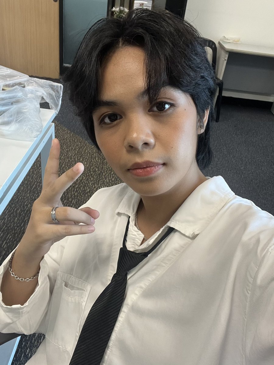 thisismrld's tweet photo. asap tv debut selca x https://t.co/IxG6tsHN4z