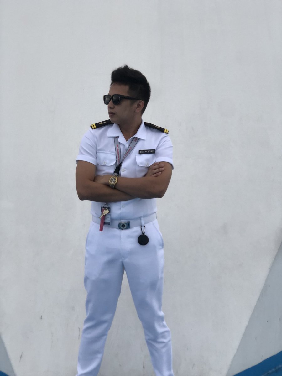 Imjksb's tweet photo. Gulatin mo sila. Nasa barko kana 😉 https://t.co/5G3jE6zm0Q