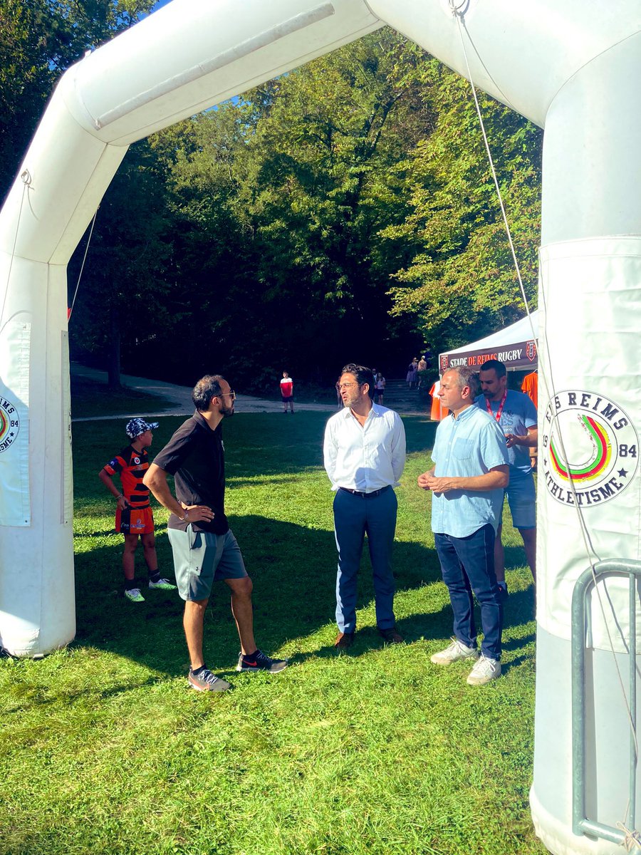 Festiv’été au Parc de Champagne : près de 5000 visiteurs hier, 20 000 au total. 
L’occasion de remercier les nombreuses associations et les agents qui ont mis en place 140 activités pour le bonheur de 2900 jeunes Rémois cet été.