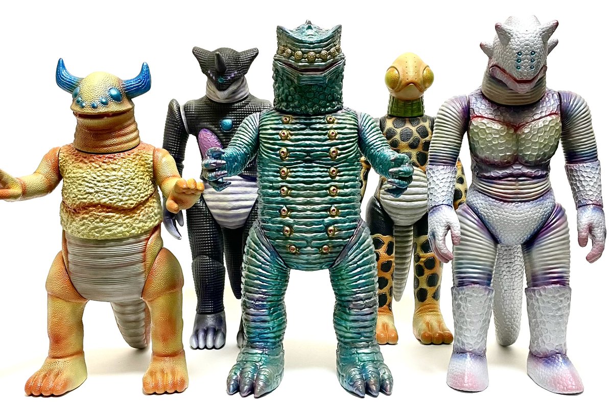 ku_ro1999's tweet photo. 怪獣たち作ってます！
#怪獣 https://t.co/wZ57ZPInBZ