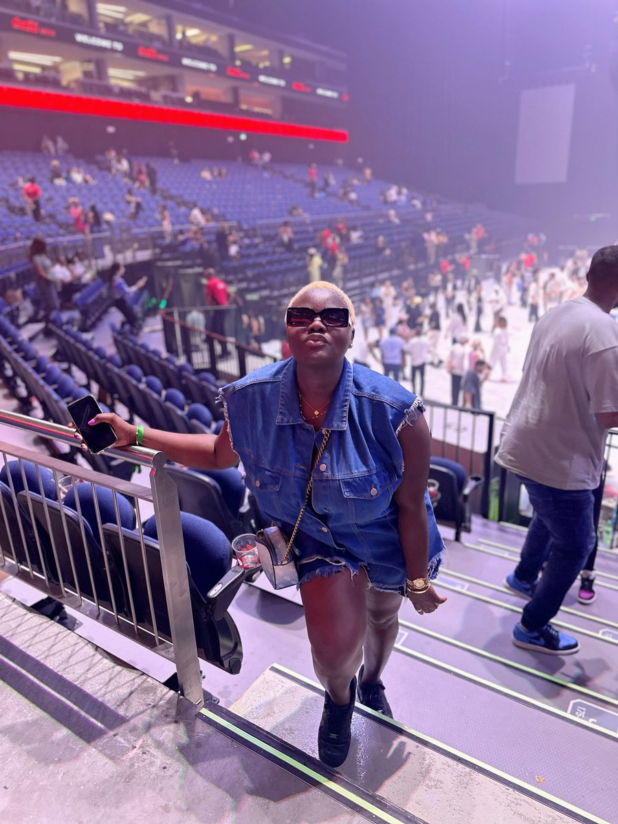 PreyeSolo's tweet photo. Last night was amazing 🔥🔥 with @davido  you gave a show and more 👏��👏🏾👏🏾

#davidoshutdowndubai 🔥🔥🔥 https://t.co/2hu6w2cuUp