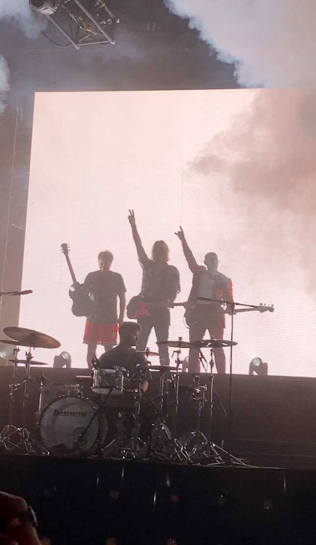 ShannyRio's tweet photo. Is post @Busted blues a real thing? Because I feel them 🥲😂 #Bustedtour https://t.co/g466QZ6tDo