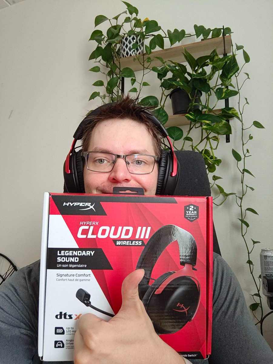 Viikon käytössä olleet Cloud III Wireless #HyperX kuulokkeet ovat olleet mainiot! Akun kesto on riittänyt yhdellä latauksella yli viikoksi ja kantavuus erittäin pitkälle! En voi ku suositella! Tsiigaa täältä itsellesi myös mikäli kiinostuit: hyperx.gg/MonniRSMI5 #AD