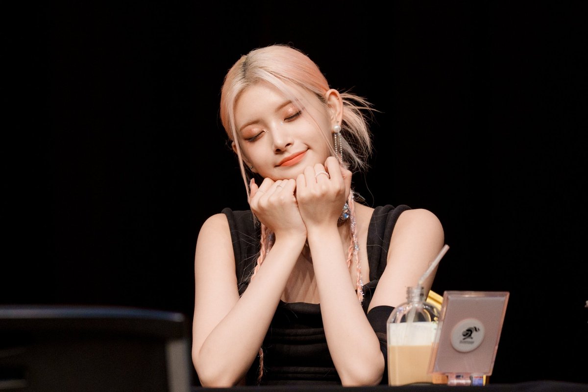 230903 미리보는 팬사인회

#왕이런 #이런 #yiren #everglow #에버글로우