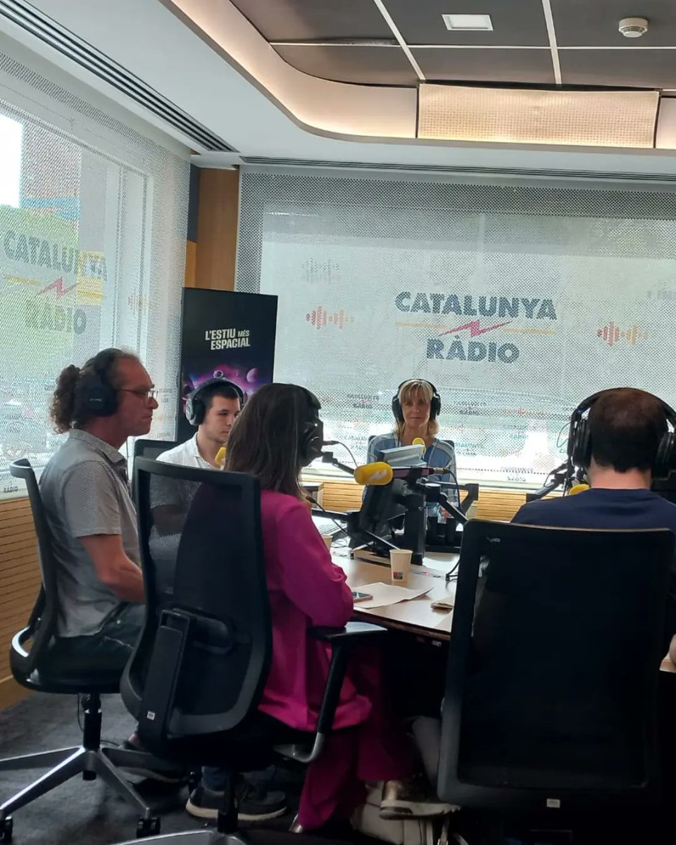 Institutdegurb's tweet photo. 🎙El director del centre, Francesc Giménez, va intervenir ahir al programa El Suplement de Catalunya Ràdio per abordar alguns temes relacionats amb l'educació. https://t.co/C7EMb0zi4s
