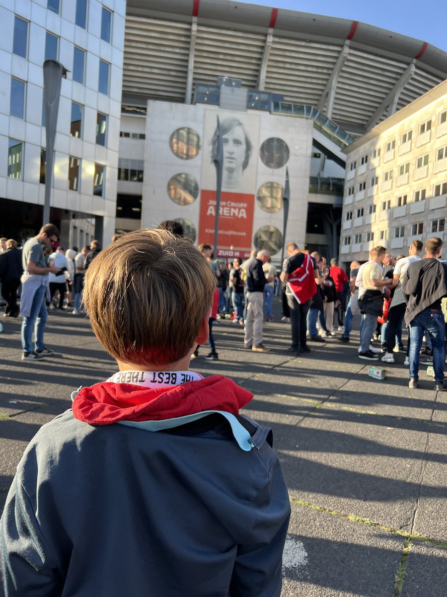 trainerberg's tweet photo. First time @ Johan Cruyff Arena. Onvergetelijk! #ajaxdebuut https://t.co/8QKoHF57ai