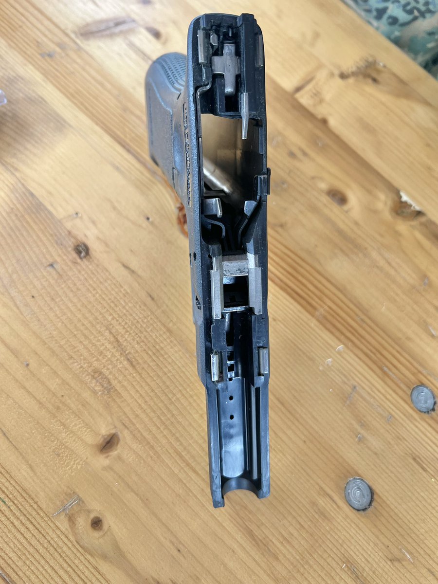 OrdnanceLab's tweet photo. We’ve seen a bunch of neat things at #AustriaArm’s Action Days. But seeing a legit @Bundesheerbauer @GLOCKInc #P80 has been one of the most interesting.

#Guns #SundayGunday #GlockPorn #9mm #Shooting #OrdnanceLab #GlockPorn #Glock17 #ProblemSolver #Austria #össterreich #Vienna https://t.co/rRImHlUK8e