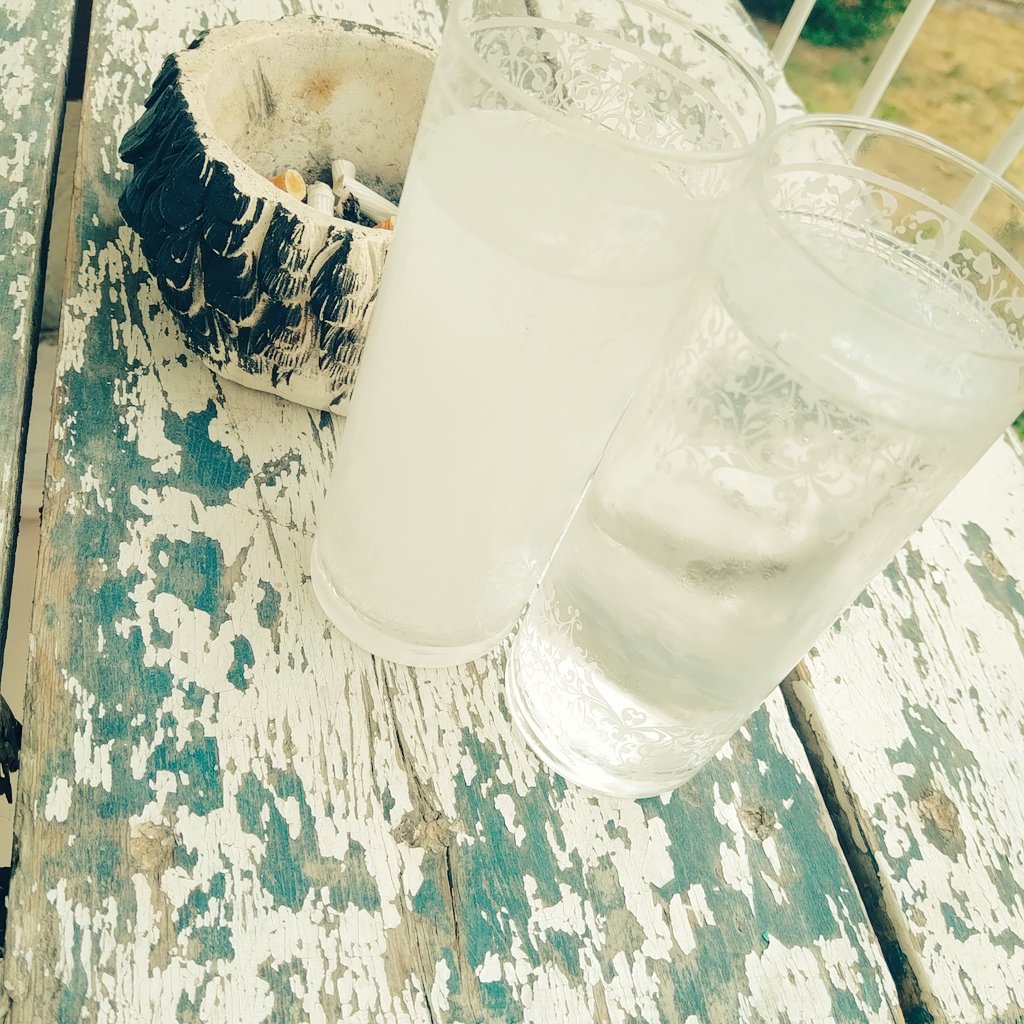 TMRAKT's tweet photo. Kaldığım yerden devam #rakı #ankara #yagmur https://t.co/dBPnu1LPC3