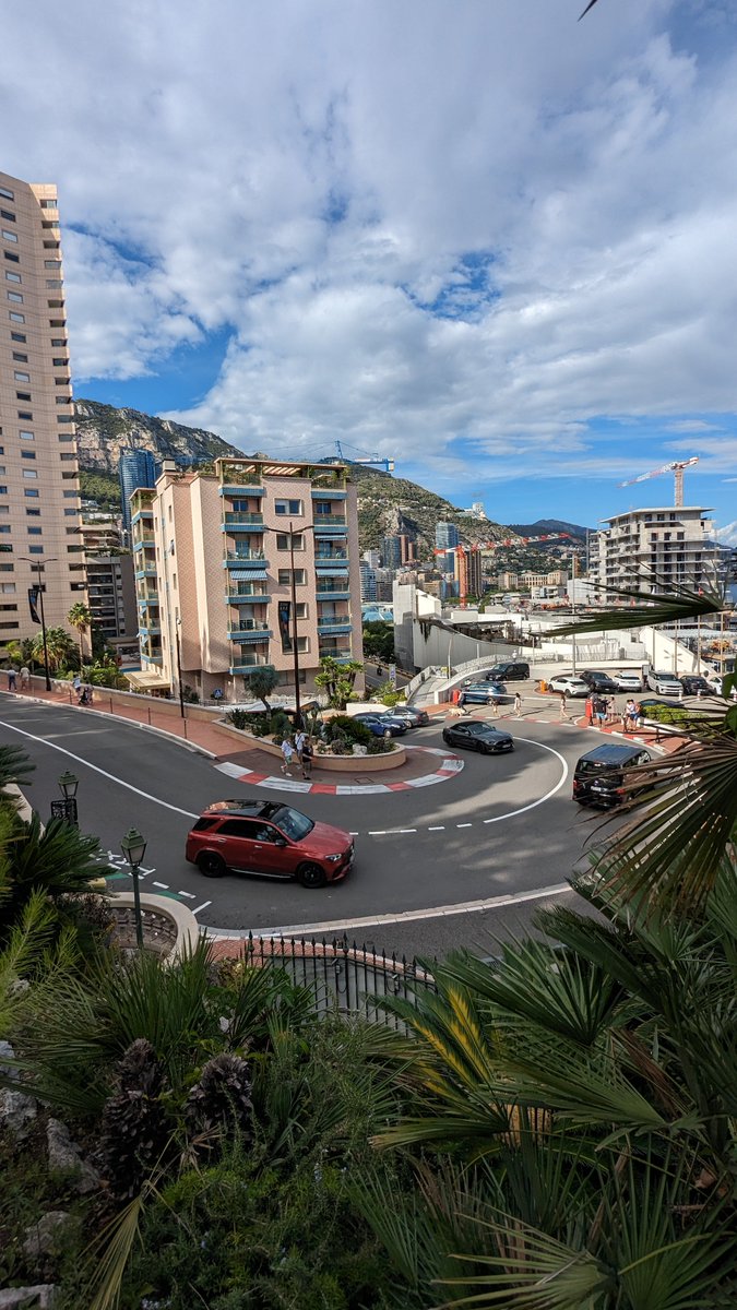 Last week, I had a great road trip on the Côte d'Azur between Avignon, Nice, and Monaco, away from my computer and coding for 6 days, covering over 1000+ km 😌 There are some highlights from my phone #teampixel