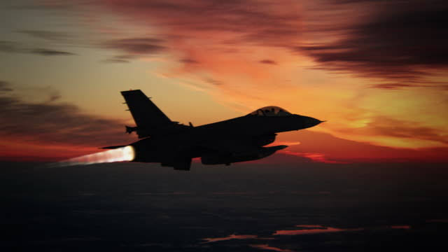 Findnoname123's tweet photo. Amazing Viper photos taken at Dusk. https://t.co/rqTTFV1kD1
