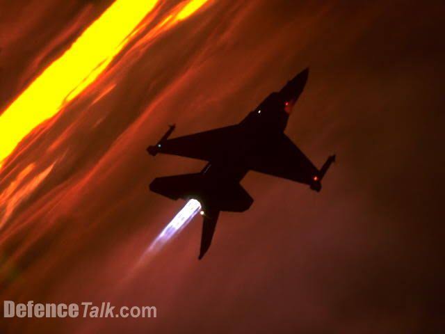 Findnoname123's tweet photo. Amazing Viper photos taken at Dusk. https://t.co/rqTTFV1kD1