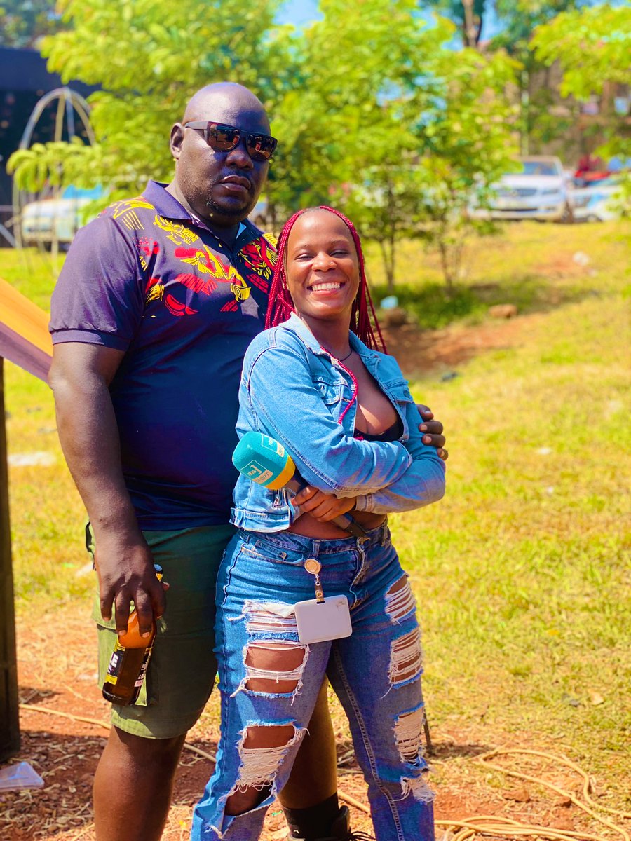 When the king of fan @EdwardKiwanuka6 and the queen of fan meet at the main cup finals of the #NileSpecial7s in jinja #NBSFanZone #NBSportUpdates  #championingUgandanSport