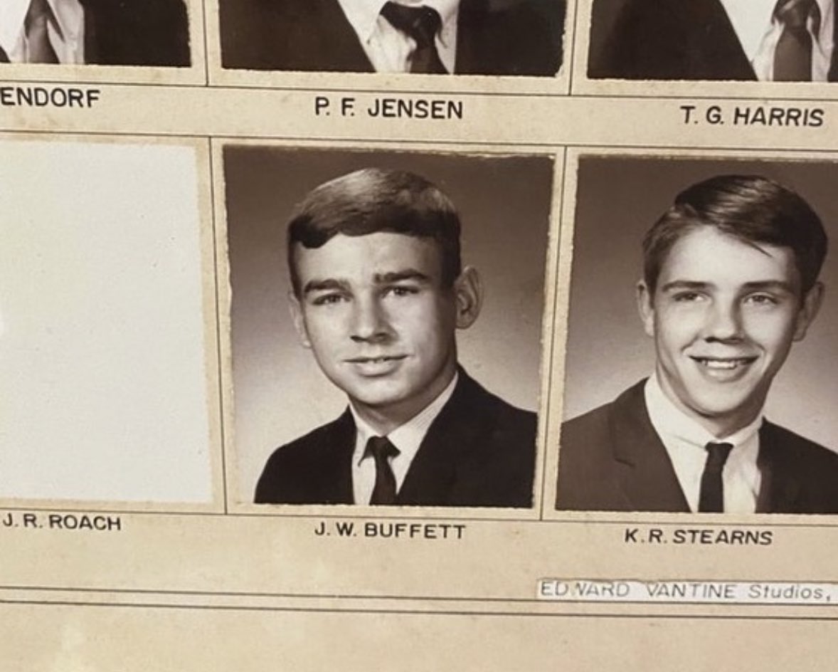 Wrinkles only go where the smiles have been” - Rest in Peace to an absolute Legend: Jimmy Buffett 

Buffett entered Auburn as a freshman in ‘65 and pledged the social fraternity Sigma Pi. He learned guitar from another pledge, Johnny Youngblood. Buffett graduated from USM as a ΚΣ