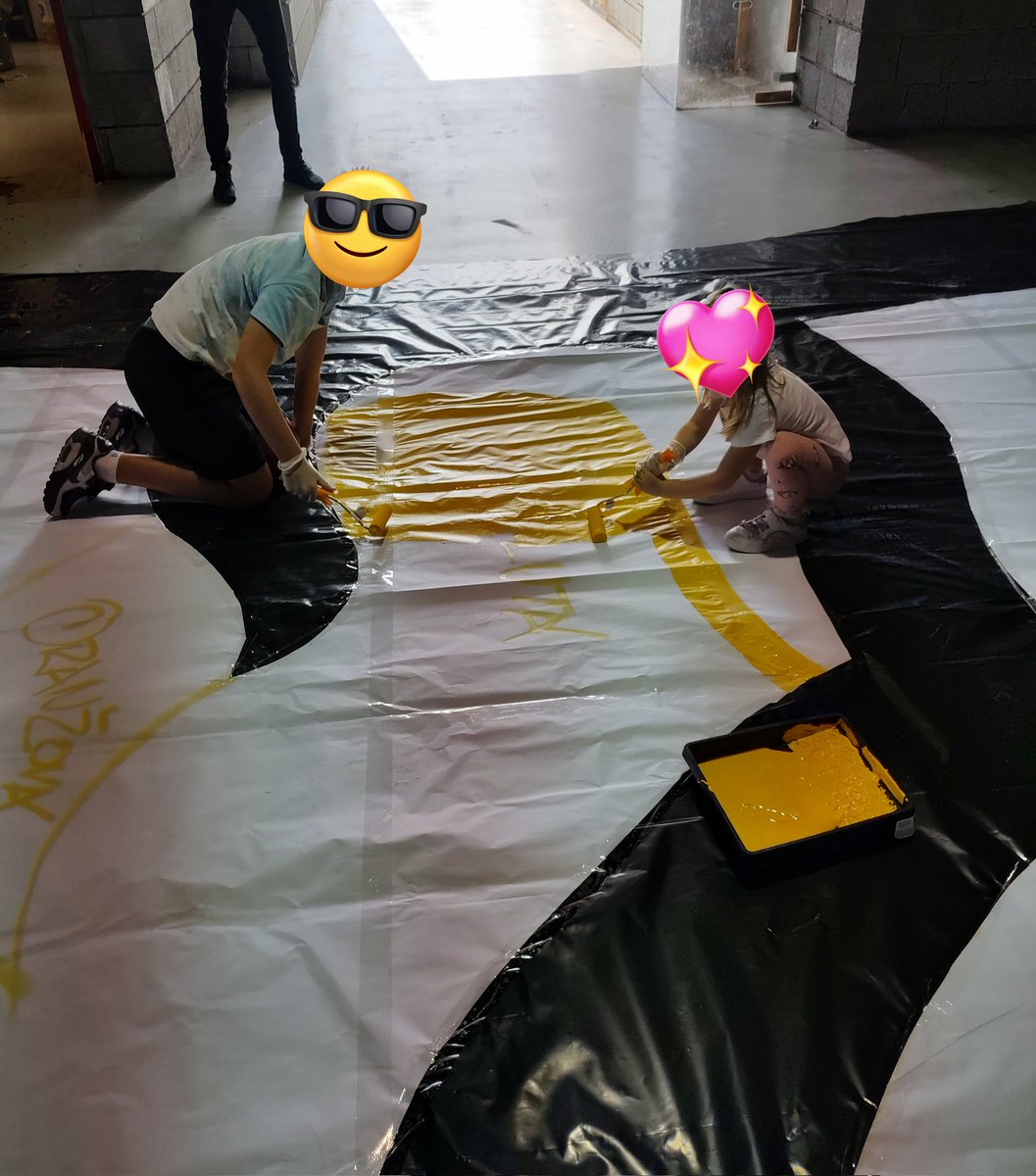 Woltaire77's tweet photo. "Já měl sice trojku z výtvarky, protože mě to nebavilo, ale tohle je něco jinýho. Tady si dám záležet. Tohle je za Slavii." 

Petr, 10 let
#mladeznicidotoho https://t.co/fFQKU7LEbz