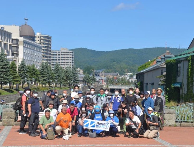 MDotaru2023's tweet photo. 午前中の集合写真です。
既に多くの観光客が立ち寄る中、迅速な移動の協力ありがとうございました。

撮影時間がぴったりすぎてタッチの差で間に合わなかった方も何名かいらっしゃいました。申し訳ありませんでした。

#ingress #IngressMissionDay #MD小樽 https://t.co/Up0ku7r8p9
