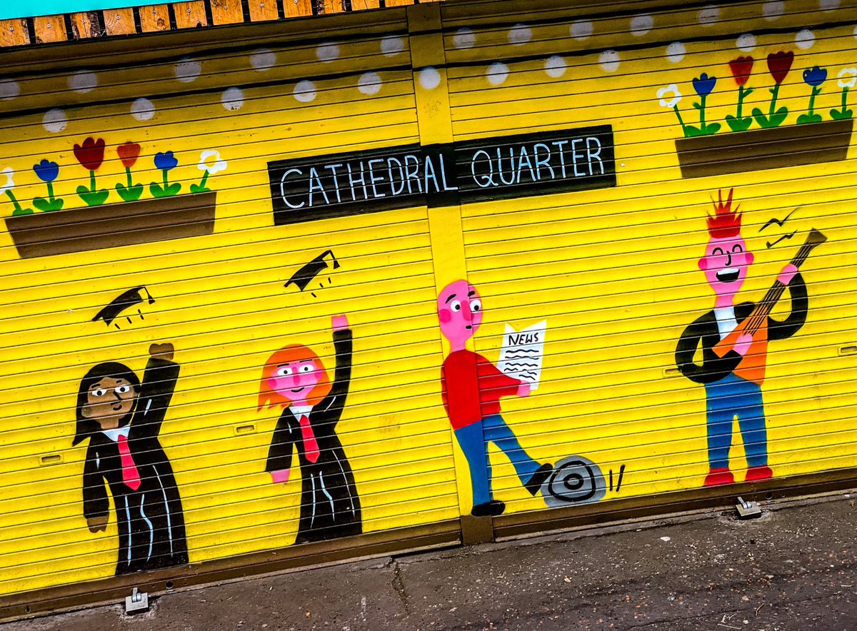 #SundayYellow in #Belfast
#streetart #artisticdoors #shutters #photography #streetphotgraphy #colour
