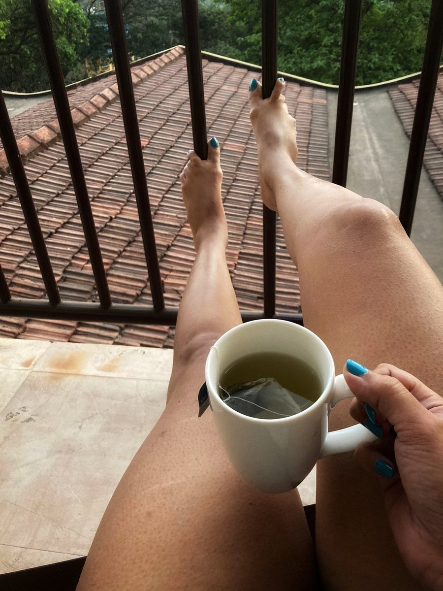 Naughty40Kinky1's tweet photo. Anyone Care to Join me for Tea ??
#milf #outdoorfun #naked #horny #lust #MommyClub #thingsmomsdo #MOMMY https://t.co/UjM0dSIR4j