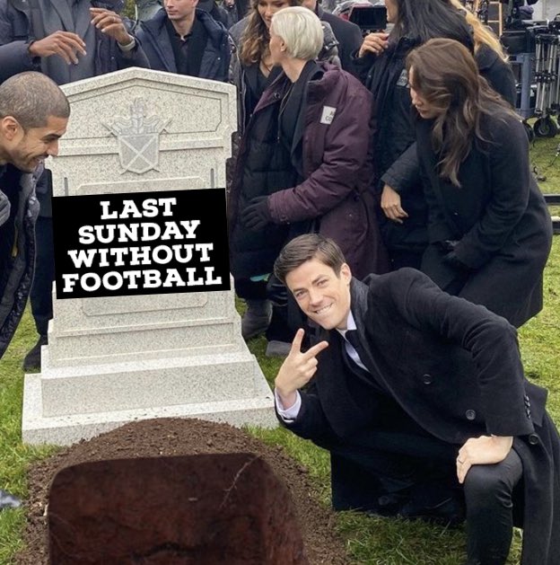 REFLOG18's tweet image. Everyone: “I’m really depressed this is the last weekend of summer.” 

Me: