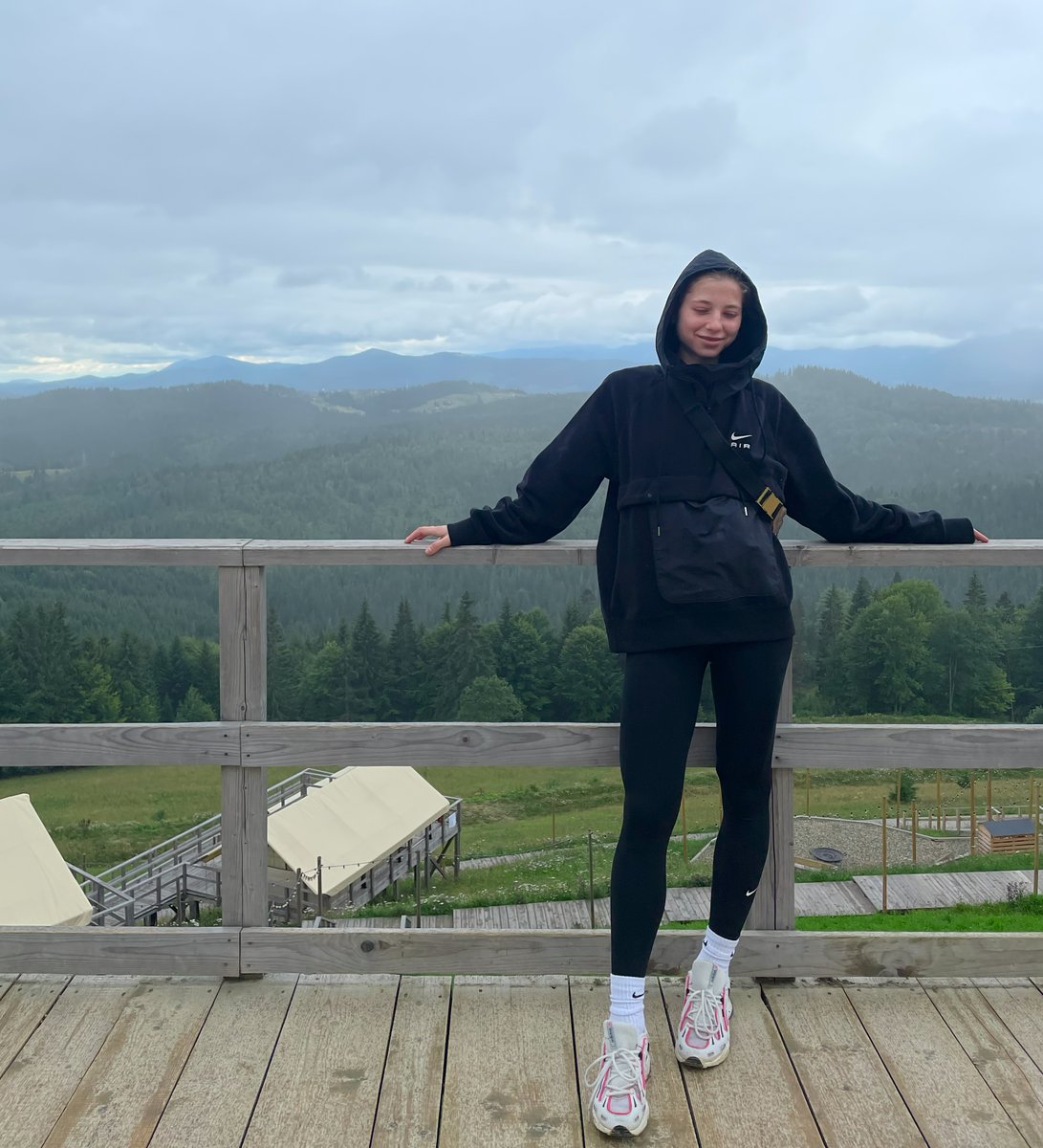 firmflexing's tweet photo. High.
#україна #карпати #іванофранківськ #vacationmode #uphigh #ukraine #nadvirna #jeans #ivanofrankivsk #hiking #hike #highup #greenmountains #greenhills #cloudy #carpathians_ua #carpathians #carpathianmountains #carpathian #blackleggings https://t.co/YeacPMcEnd