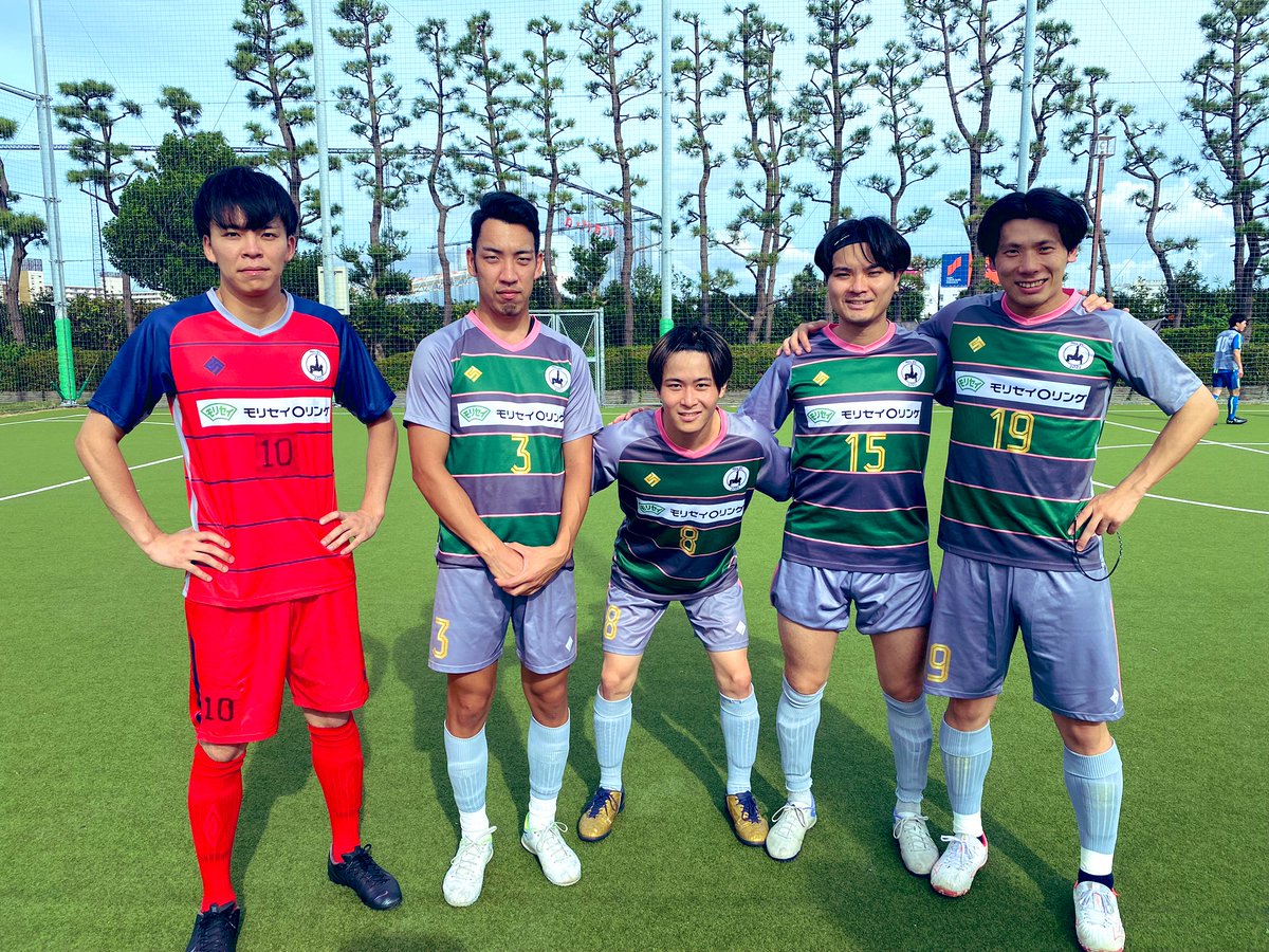 .
【リーグ戦】
vs FC PRIMURA
7-3 ⚪︎
大薗x2
高橋実x2
下堂薗x1
廣戸x1
子田x1
.
GK不在の試合、即席GK大活躍！！
少人数の中、質の高いプレーで勝利に繋がりました。
.
#フットサル
#東京都フットサル4部リーグ 
#森清化工 
#モリセイoリング