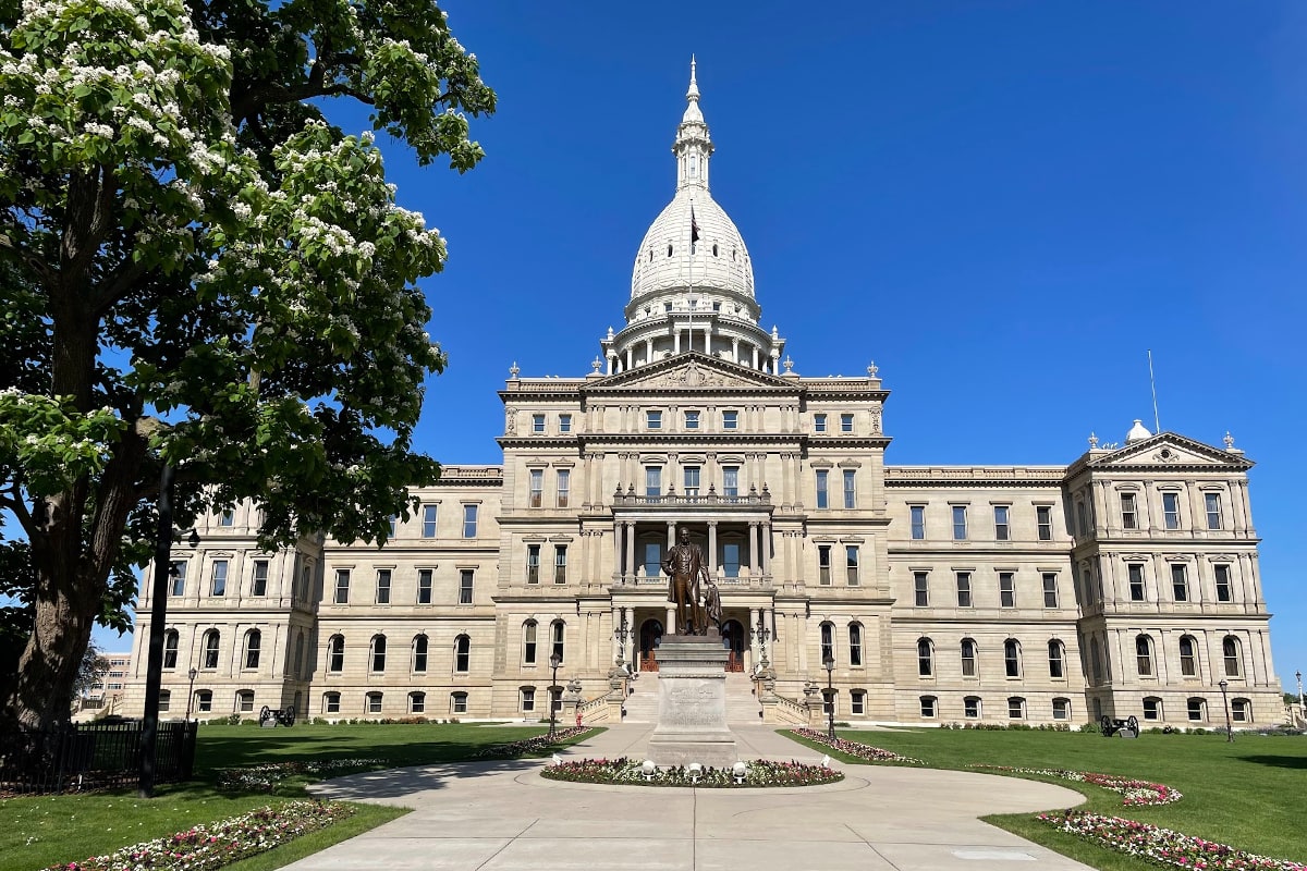 awesomemitten's tweet image. Awesome Mitten’s Guide to Lansing Michigan awesomemitten.com/things-to-do-i… #MittenLove #AwesomeMitten