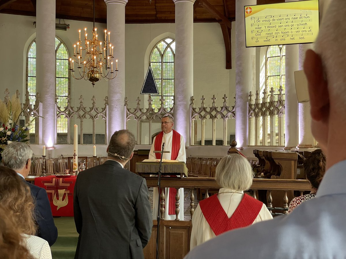 Wim Beekman neemt in een viering in de Martinikerk in Franeker afscheid als classispredikant van de PKN in Fryslân.