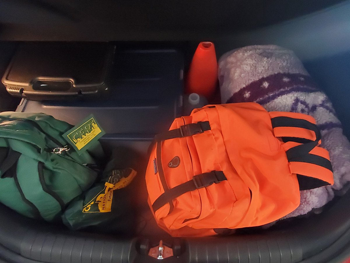 Rearranged my trunk in the name of #PreparednessMonth and checked on my Fall/Winter supply needs.

Also orange IMT bag ready for action 🎬 #EMGTwitter