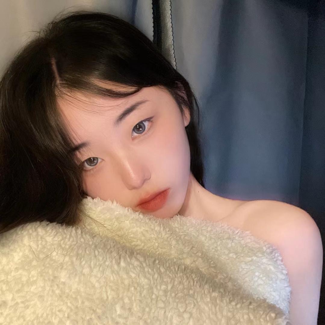 XiaoYu835's tweet photo. @boborouwan 在宿舍准备睡觉
（明天开学） https://t.co/dWTU75kGeJ