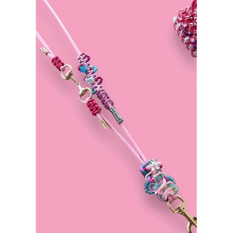 deskabcdeska's tweet photo. RACUN ALEERT ✨

lanyard strap lucu bangeet buat ngantor 🥹 https://t.co/qwXGZv4yF7 https://t.co/O8kMwXXItD