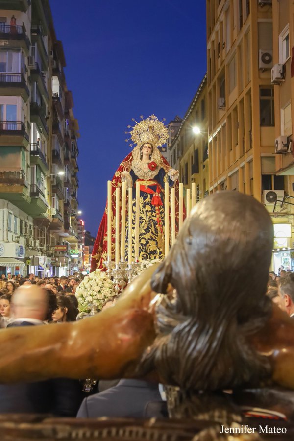 Amor de Madre.
#cofradiasMLG/<a href="/Zamarrilla/">Hdad. de Zamarrilla</a> /<a href="/BMZamarrilla/">BM Zamarrilla | Málaga - 1998</a> 

📷<a href="/JenniFotografia/">Jennifer Mateo Fotografia</a>