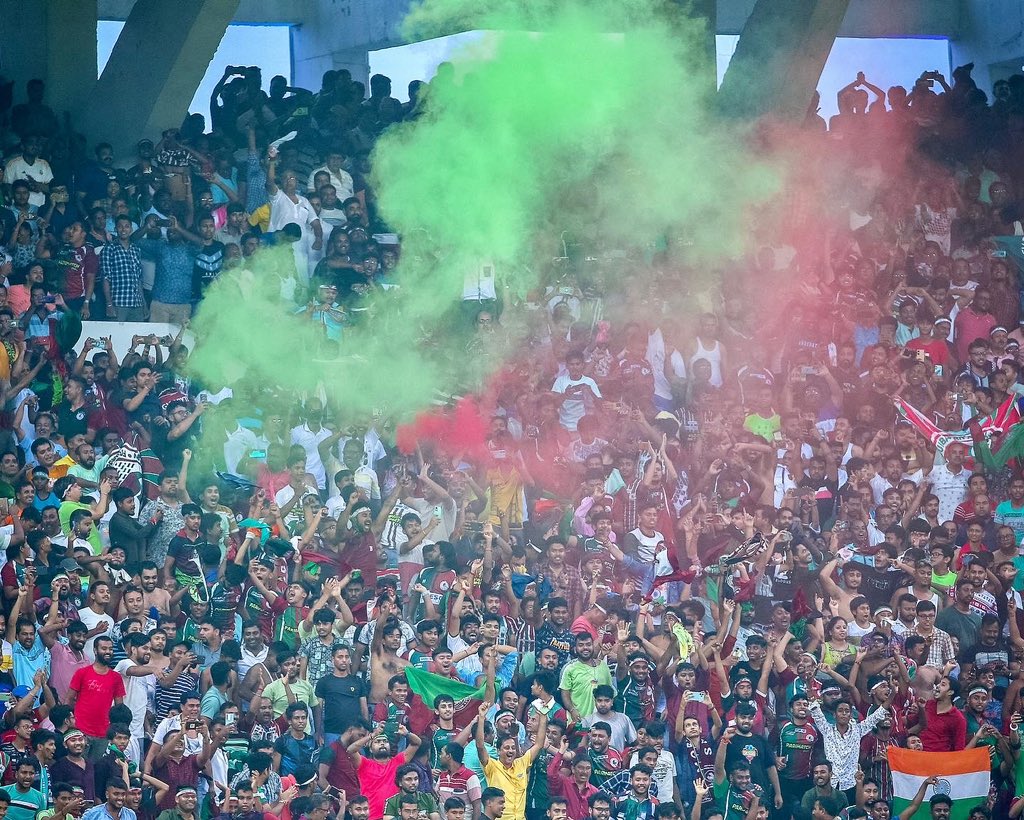 mohunbagansg's tweet photo. DIMIIIII SENDS THE CROWD CRAZY!

#MBSG #JoyMohunBagan #আমরাসবুজমেরুন https://t.co/1ylDyhOst4