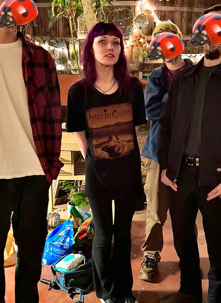 laxativemuncher's tweet photo. hi twitter bad news im no longer emaciated sorry 🤥🤥 im like happy now or whatever 🙄🙄🍽️ bmi 14 to bmi 19 crazy how i just gave up like that lol https://t.co/3D1DUNxF2B