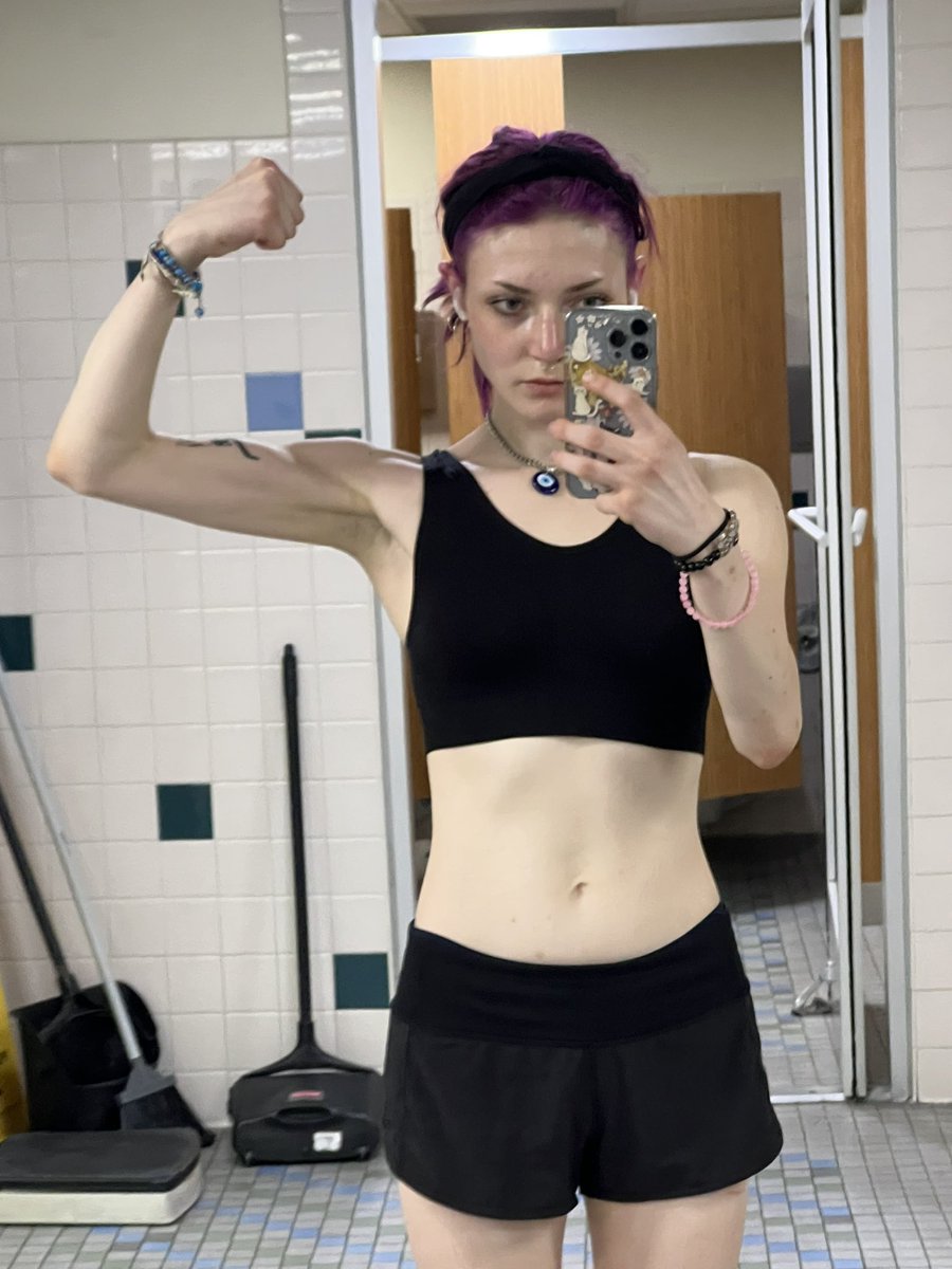 laxativemuncher's tweet photo. hi twitter bad news im no longer emaciated sorry 🤥🤥 im like happy now or whatever 🙄🙄🍽️ bmi 14 to bmi 19 crazy how i just gave up like that lol https://t.co/3D1DUNxF2B