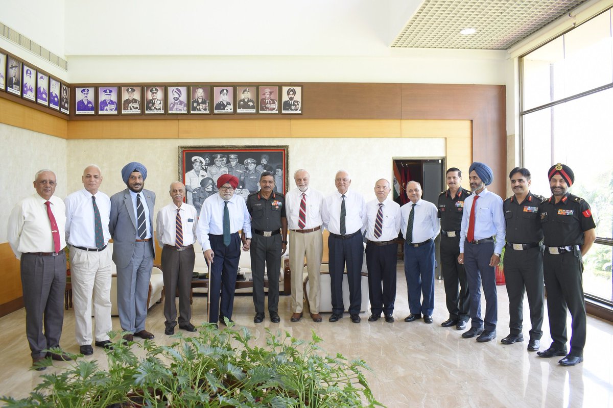 PRODefPune's tweet photo. Platinum Jubilee Celebrations were carried out at #TheInfantrySchool #Mhow to commemorate its 75 glorious years. Event was attended by CDS Anil Chauhan alongwith Army Commander #EasternComd & DG #Infantry. Highlights were display of new gen weapons & conclave on future leadership https://t.co/dFgCf75nk6