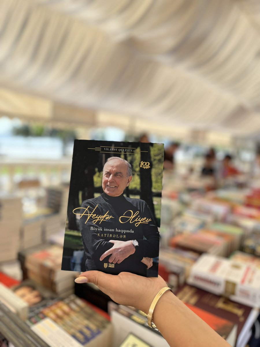 laylacll's tweet photo. #teaspress #kitabol kitap sergisinden #Haydaraliyev https://t.co/J2xqKexuGc