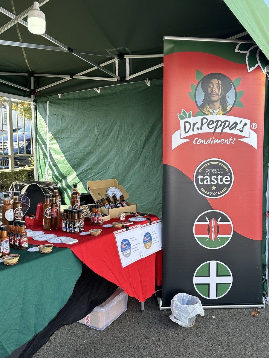 drpeppas's tweet photo. Luckily we’ve got a last spurt of summer! ☀️ It brought out many to Appledore Farmers Market 🛍️ https://t.co/JrXjf9vq1K
