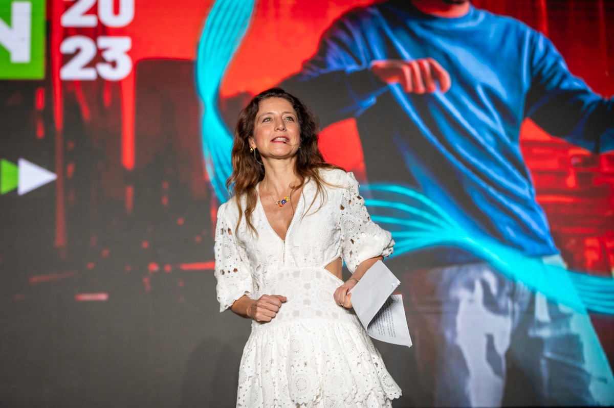 Grazie per questa nuova splendida edizione di <a href="/digith_on/">DigithON</a>  a #Bisceglie, e grazie di avermi dato modo di parlare insieme di #IntelligenzaArtificiale, di come  "pensa", del perché è tanto diversa dall'intelligenza naturale, di come può essere utilissima e dei pericoli che può porre