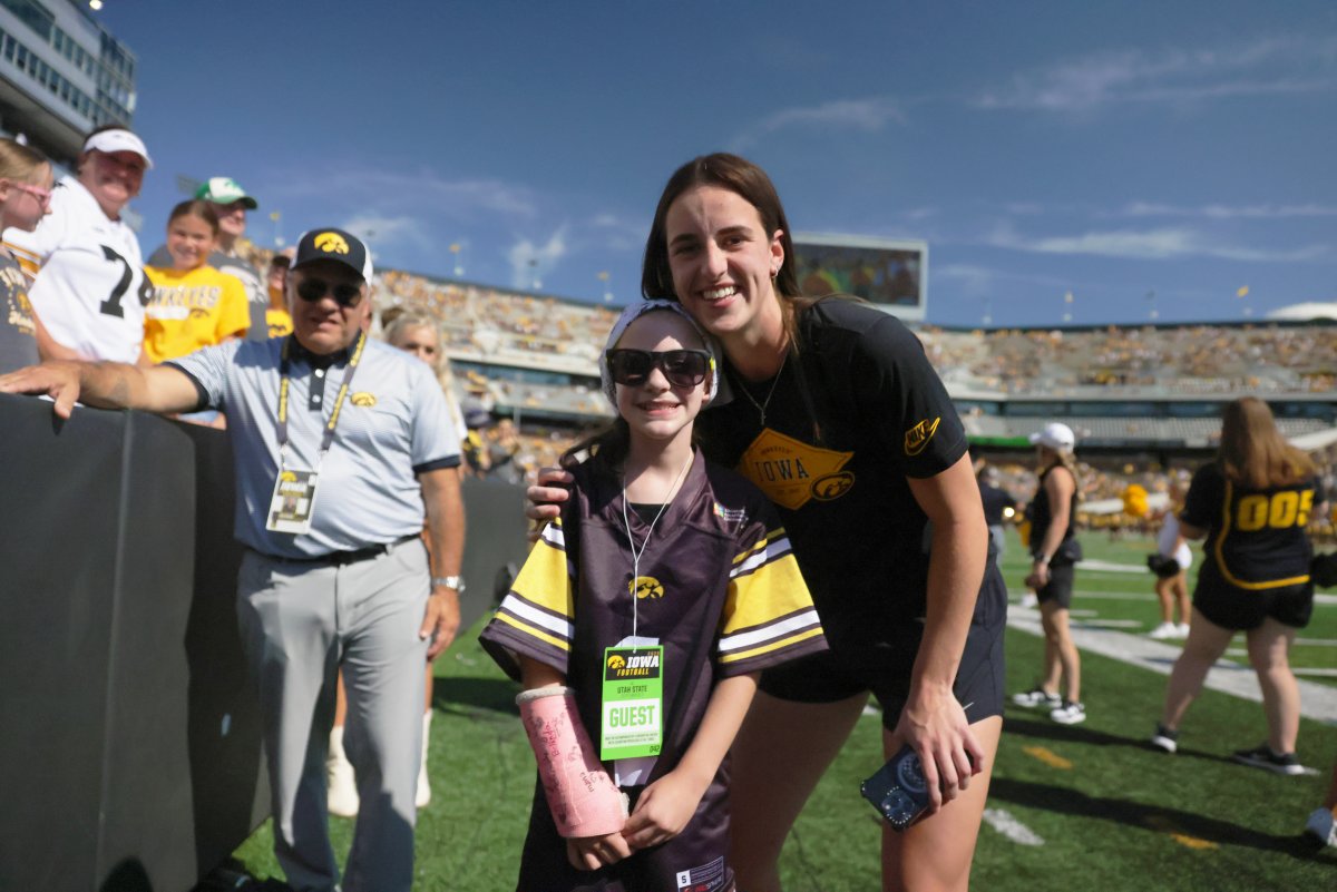 UIchildrens's tweet photo. Her rare cancer in remission, #KidCaptain Gracelyn Springer had a day to remember Saturday at the season-opener for @hawkeyefootball. 💛🖤 https://t.co/dw0iEjNUq8