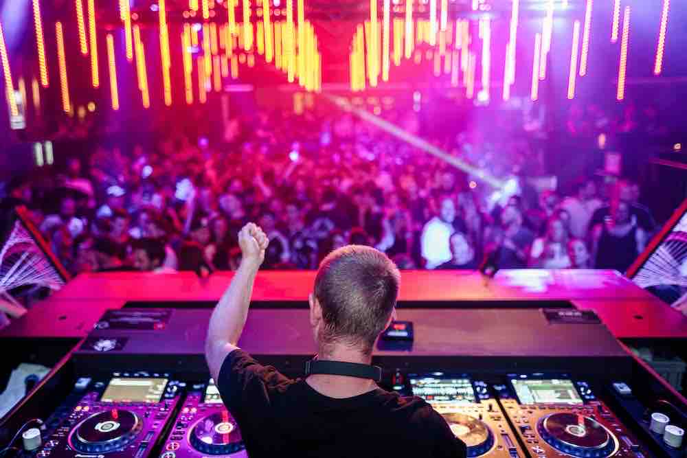 JammText's tweet photo. Go DJ! 
.
.
.
.
#dj #djlife #party #nightlife #event #cd #cdturntables #cdj #mixer #controller #music #jammtext https://t.co/9y22dV8V7r