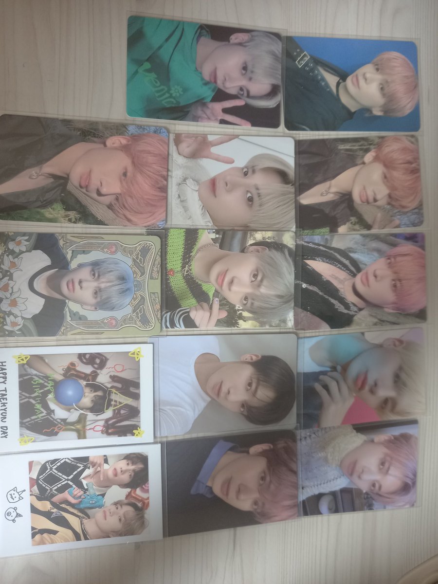 txtlove_th's tweet image. 사진에 나오는 투바투 태현 포카 일괄2.1 양도 합니다 0.9 추가시 토끼지킴이님 콜북도 같이 드려요. 휴덕으로 인해 싸게 양도합니다😢   반택 가능 
준등기❌ 
우체국택배 가능  맘찍이나 답글 남겨주시고 디엠 주세요 제발 ㅠㅜ 디엠 알람 진짜 하나도 안옵니다 
#투바투포카양도 #투바투포카일괄