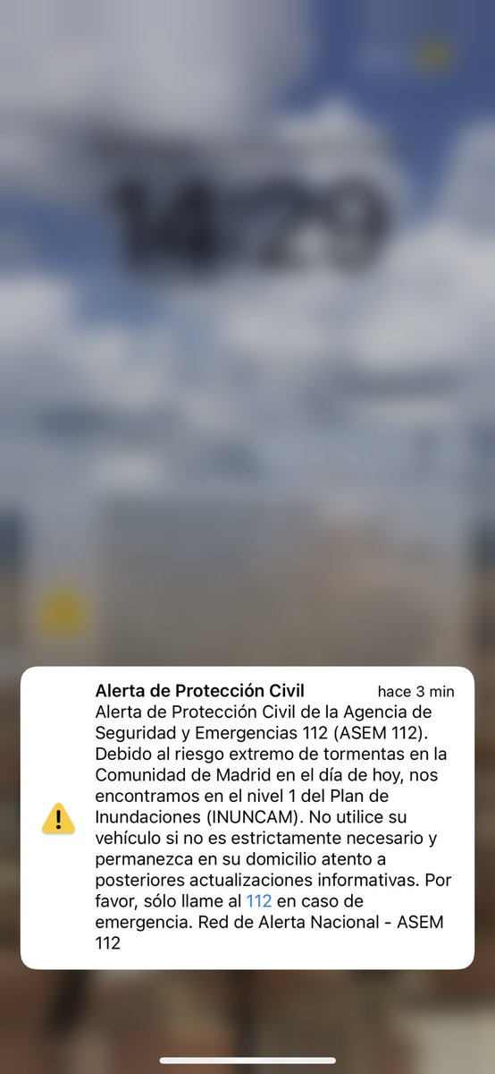 JGi79's tweet photo. Casi me muero del susto cuando han empezado a sonar todos los móviles del restaurante donde estoy comiendo… Uno que ve muchas películas de catástrofes 🙈🙈🙈 #DANAseptiembre #ALERTA #lluvias https://t.co/EAYSpR67T3