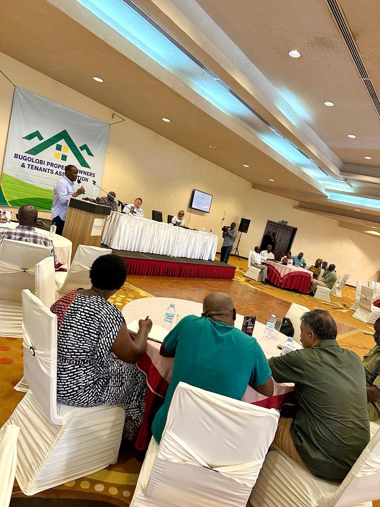 LynMaisha's tweet photo. He added on to say that there’s need for them as #BPOTA (Bugolobi Property Owners & Tenants Association) to collaborate with @KCCAUG since they pay property rates which should be used to provide better services to residents. For example, most roads in Bugolobi are degenerated. https://t.co/NPzuEXxDTy