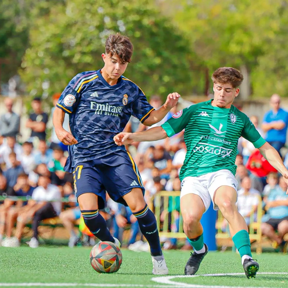 UDLaCruz's tweet photo. 🔝⚽️💚 ¡Espectacular inicio de liga del juvenil de #DivisióndeHonor! 

Trabajado empate (2-2) ante todo un @lafabricacrm en un partido en el que nuestros chicos lo han dado todo 💪

#cantera #DivisiondeHonor #elfuturoesverde

📸 @alvfotografias2 https://t.co/Sf5kWrSTES
