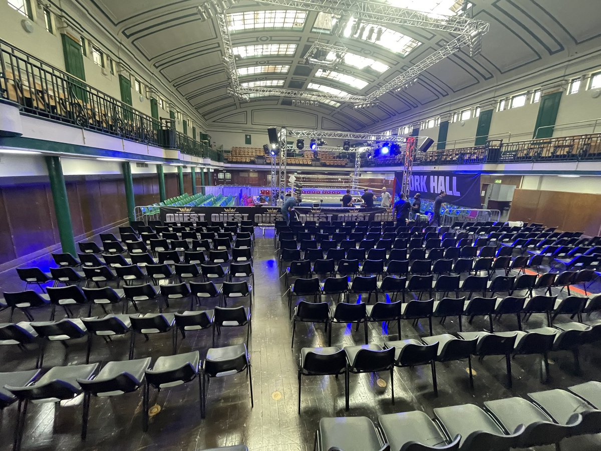 Event_Amb_Serv's tweet photo. Back with Quest Boxing League for another Quest Boxing League / Dennis &amp; Dyer Boxing Academy show at the famous York Hall. Paramedic ringside cover alongside our regular @MedicsEmergency Doctor 

#OneJobDoneWell #WeDontPlayBeingMedic #ThisIsTheDayJob #TrustedCompany #FightMedics https://t.co/D4JuaEOSRk