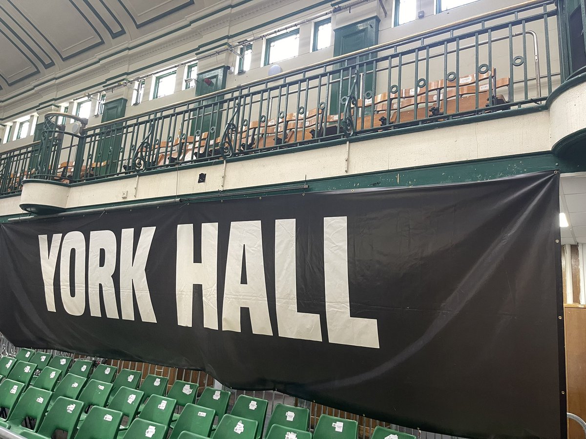 Event_Amb_Serv's tweet photo. Back with Quest Boxing League for another Quest Boxing League / Dennis &amp; Dyer Boxing Academy show at the famous York Hall. Paramedic ringside cover alongside our regular @MedicsEmergency Doctor 

#OneJobDoneWell #WeDontPlayBeingMedic #ThisIsTheDayJob #TrustedCompany #FightMedics https://t.co/D4JuaEOSRk