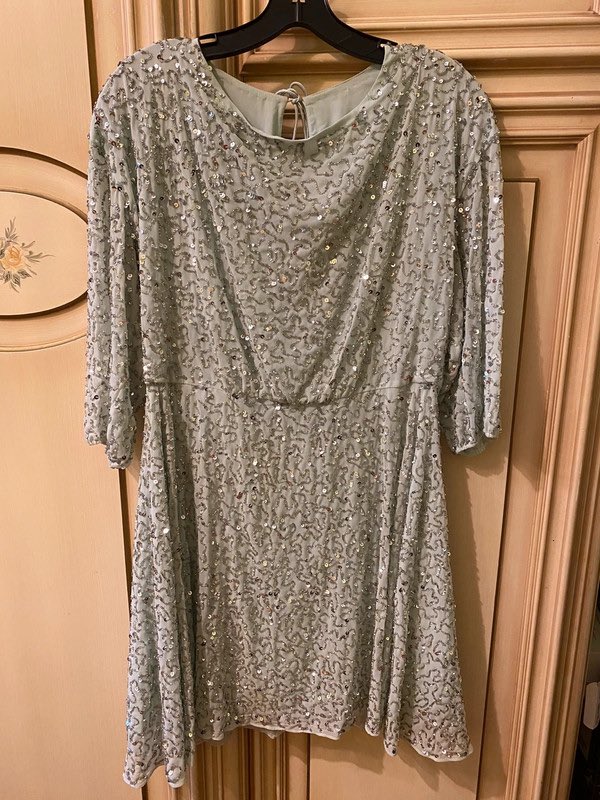 sirocchiaa's tweet photo. Scopri il {catalog}Alice+Olivia % che vendo su @Vinted. Taglia L / IT 44 / EU 40 a 500,00 € €! #vinted #aliceandolivia https://t.co/OJpR3aDlIF https://t.co/miRj1lpBM1