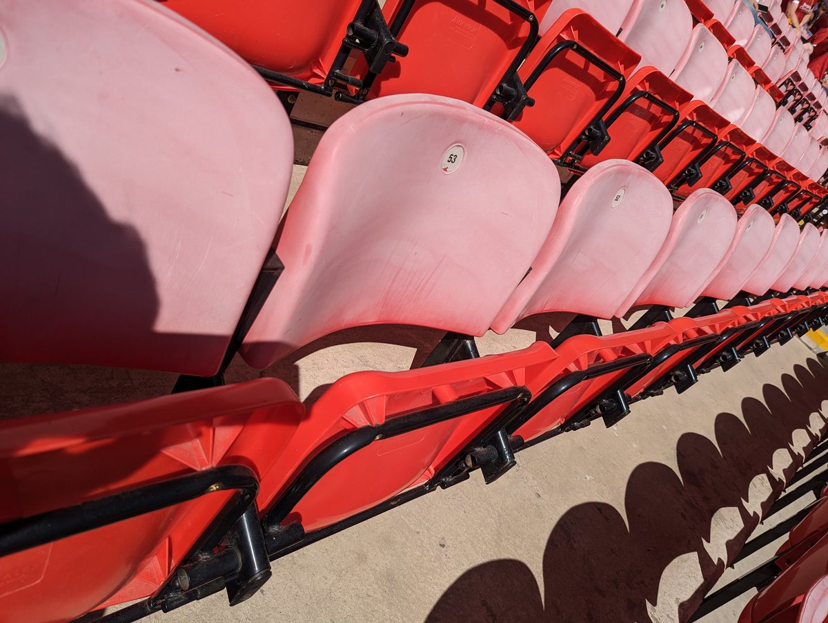 Pamela Chesterman 'Legally Brunette' tweet media