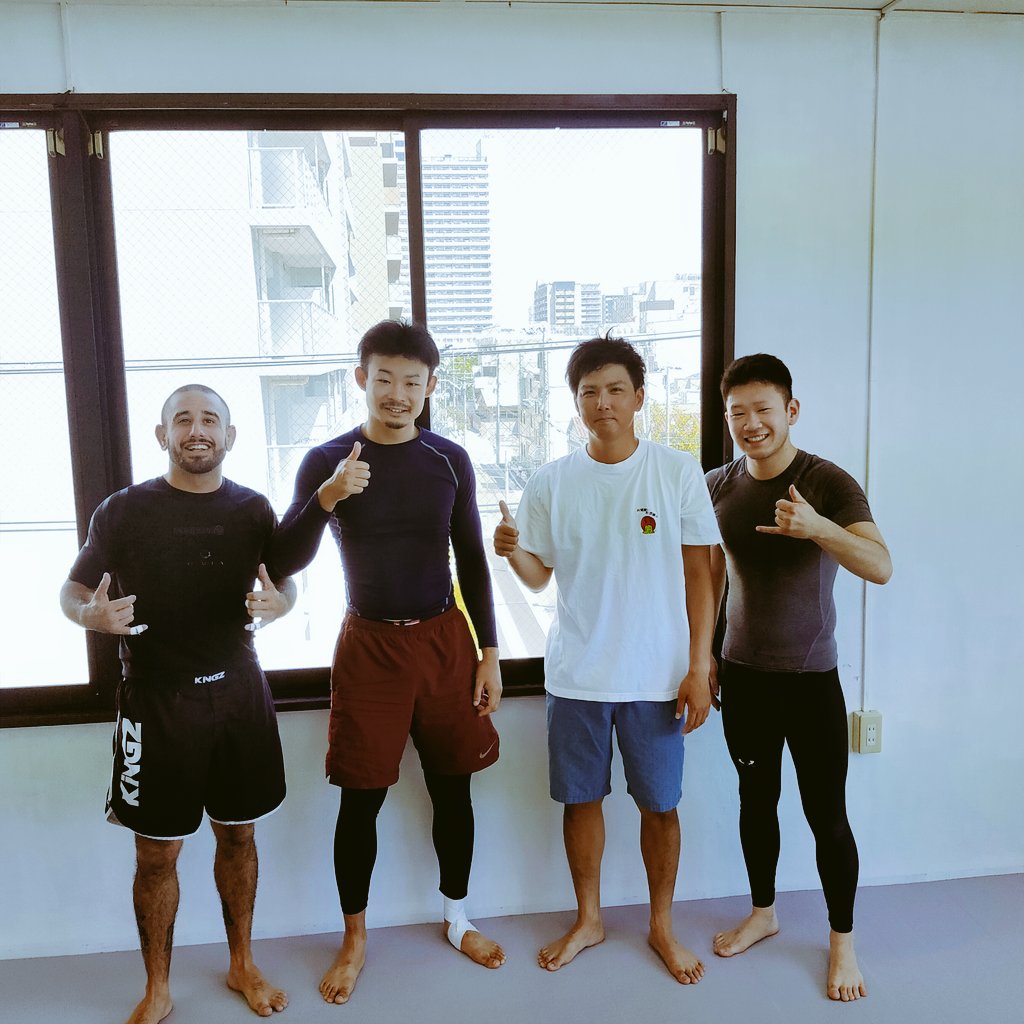 masa_grappling's tweet photo. 日曜9:00～10:30の時間帯で初のオープンマットでした😊✨

起きる時は多少しんどいんですが、日曜朝の雰囲気はのんびりしてて、運動後も清々しく最高でした😋 https://t.co/fAZbcIA8kR