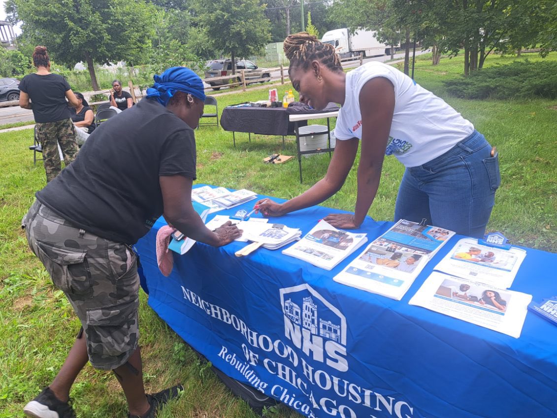 Ms_ShanahB's tweet photo. @NHSChicago will show up on the block, block club parties , or garden parties to deliver valuable housing resources and education. #southshorestrong https://t.co/AnCXP3Qxi5